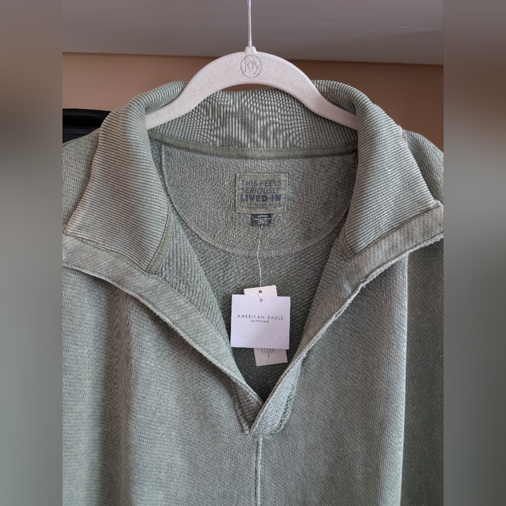American Eagle AE Oversized Big Hug Collared Sweatshirt - Picture 3 of 3